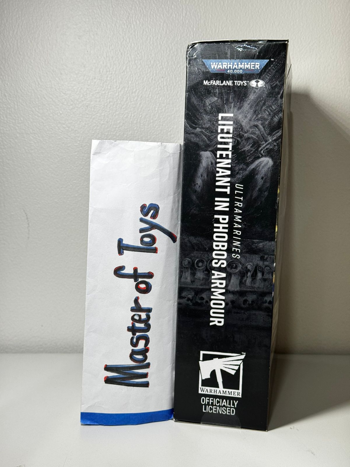 McFarlane Warhammer 40k Ultramarines Lieutenant In Phobos Armour - Ready Stock