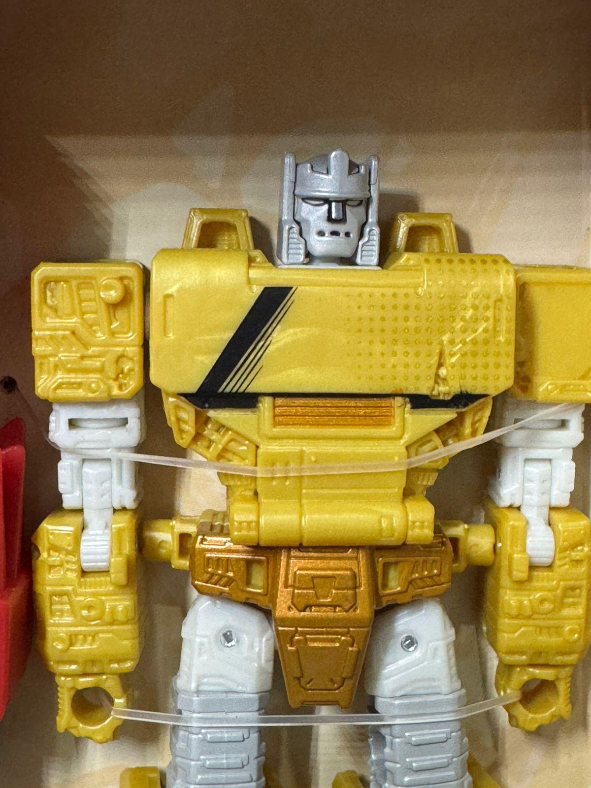 Hasbro Takara Tomy The Transformers & Action Force 40 Years Under Pressure! Emirate Xaaron | Autobot Flame - Ready Stock