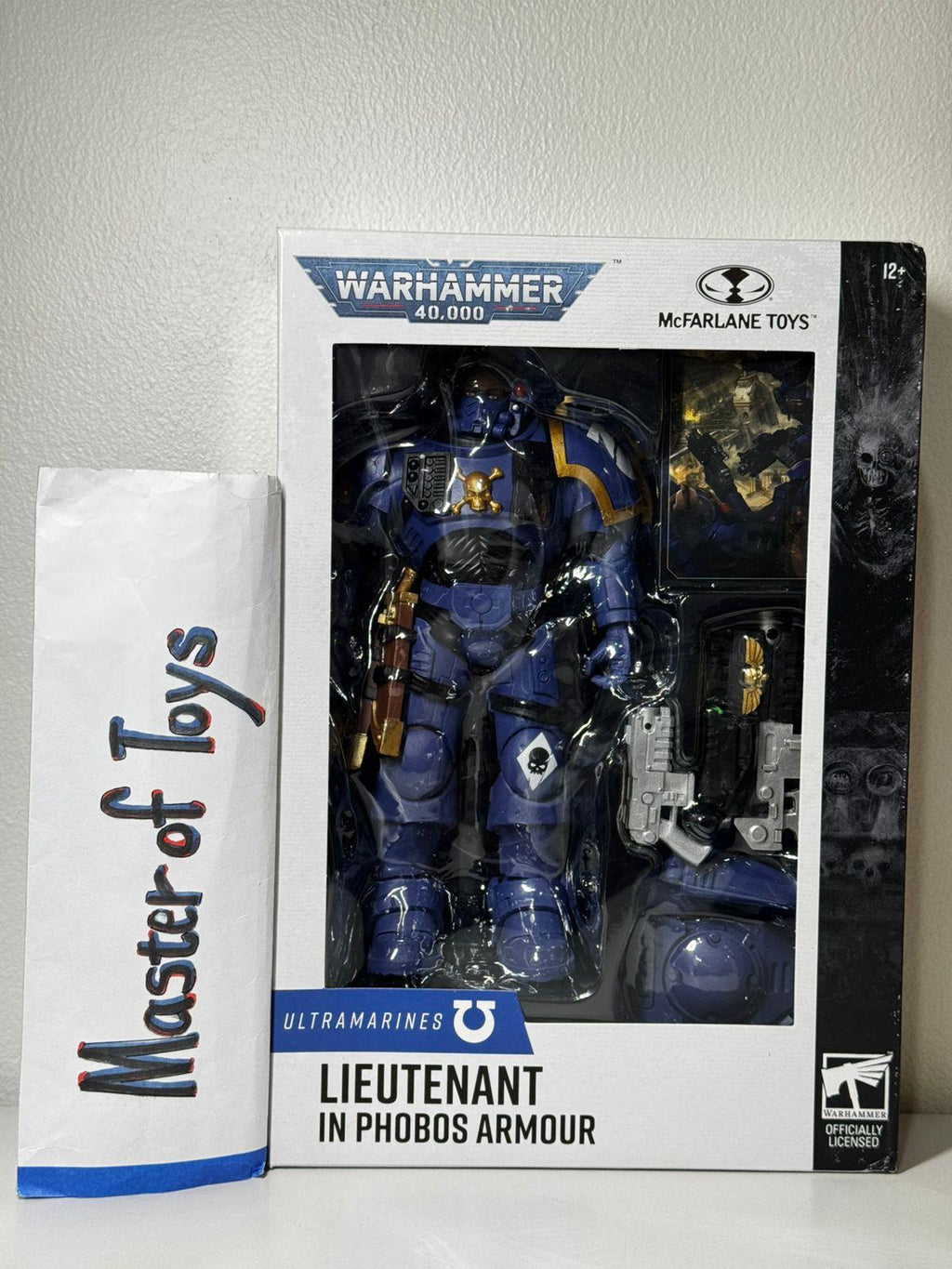 McFarlane Warhammer 40k Ultramarines Lieutenant In Phobos Armour - Ready Stock