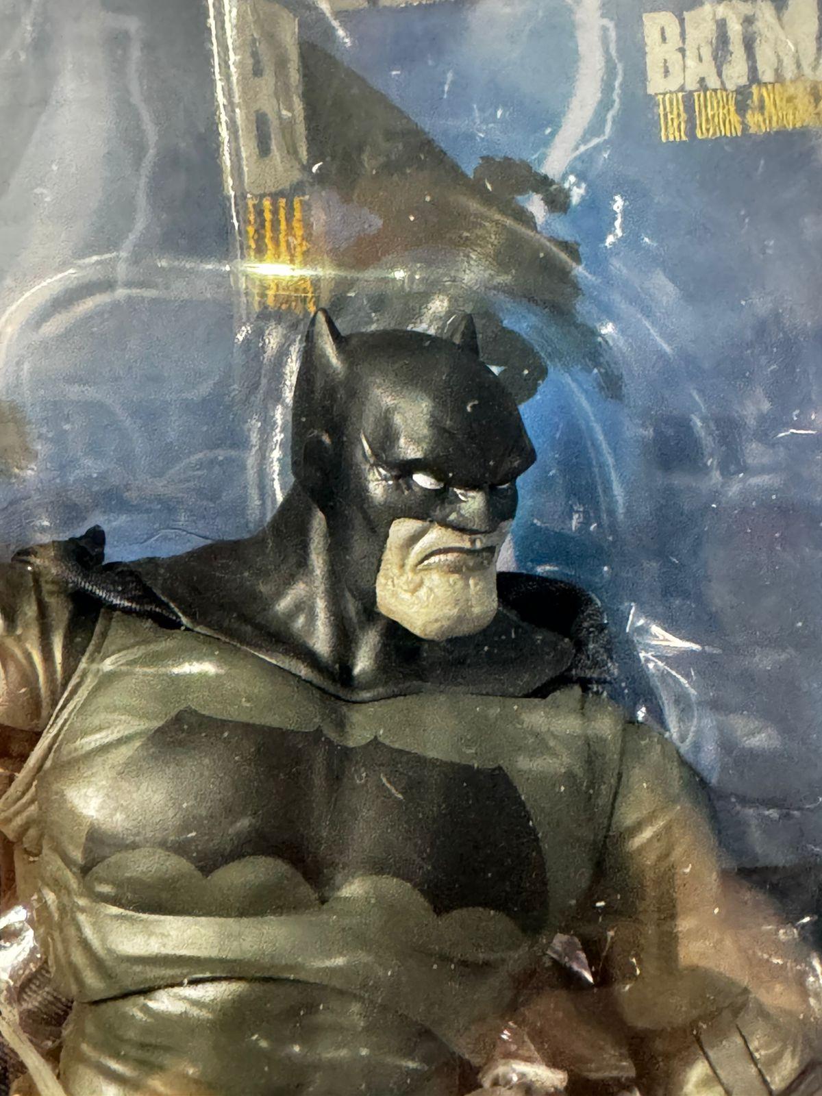 McFarlane Cover Recreations Batman (The Dark Knight Returns) Gold Label - Ready Stock