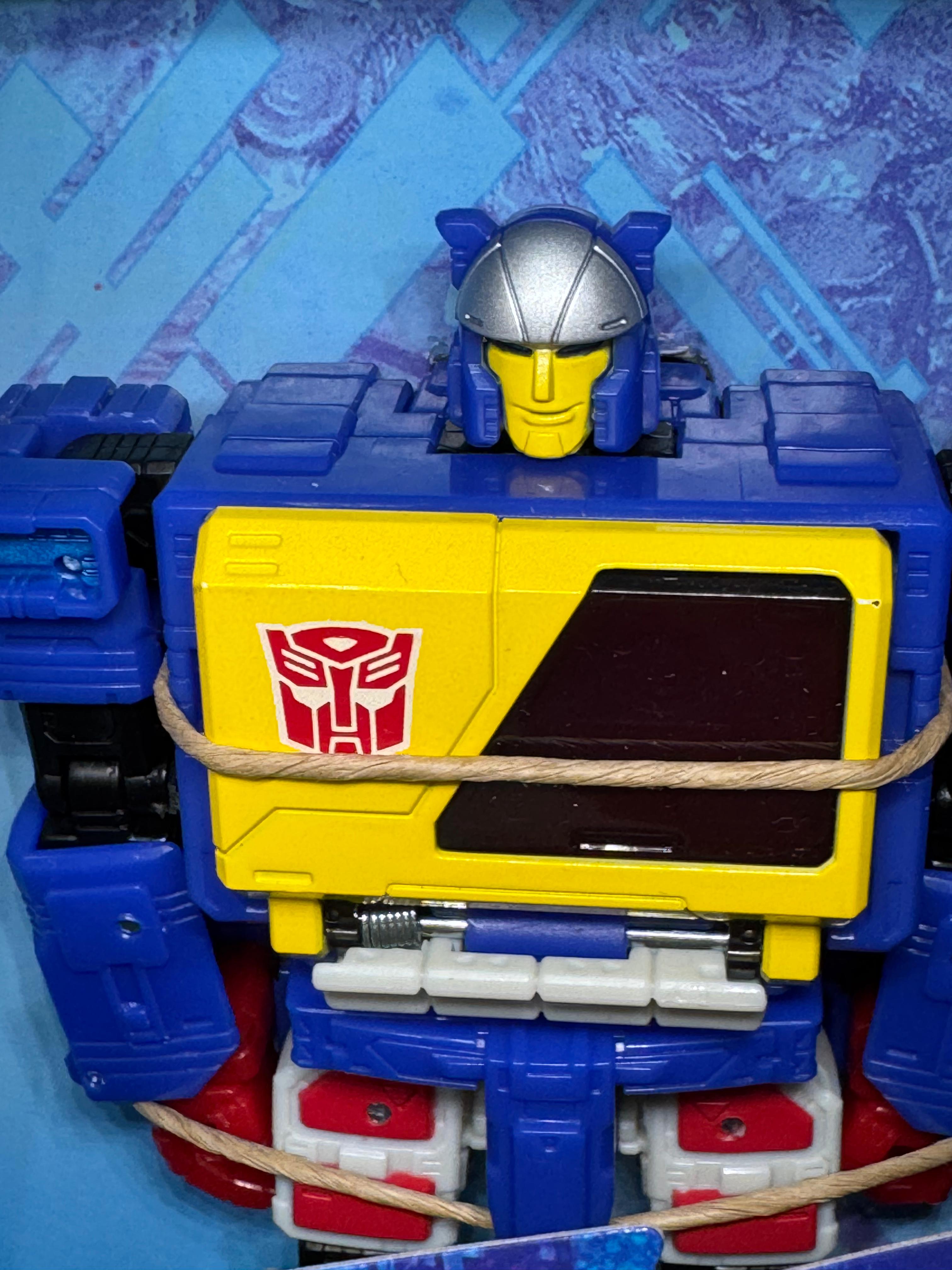 Hasbro Transformers Legacy Evolution Twincast Autobot Rewind - Ready Stock