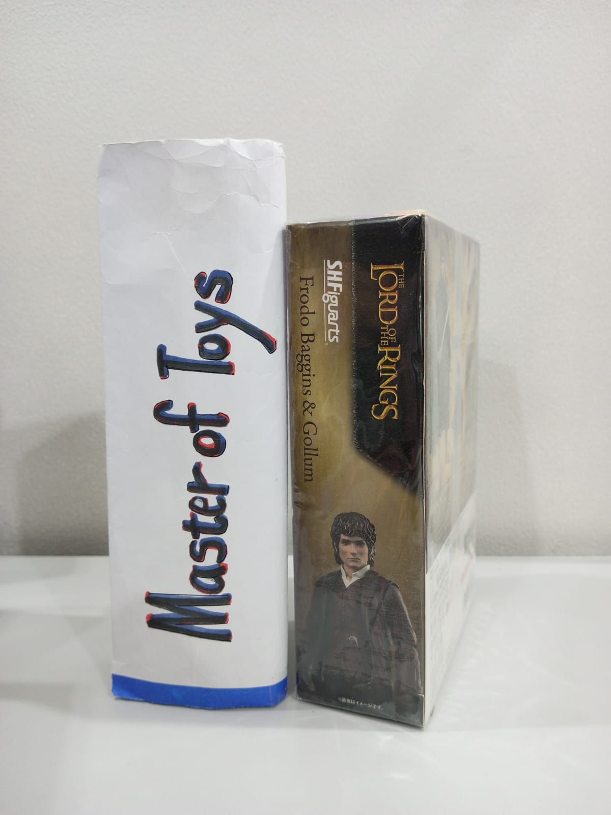 Bandai S.H.Figuarts Frodo Baggins & Gollum (The Lord Of The Rings)- Ready Stok