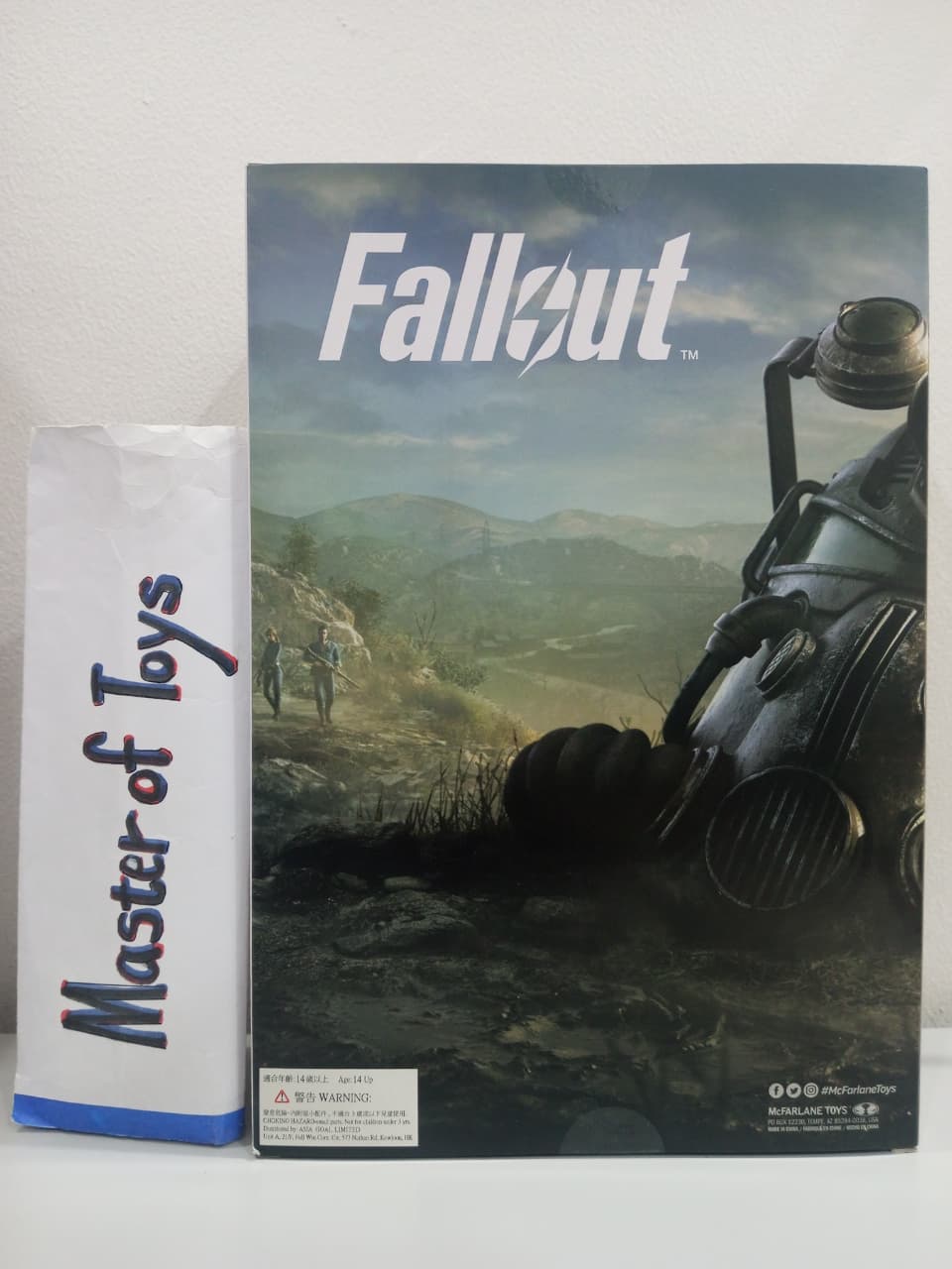 McFarlane Elite Edition Fallout 08 Nuka Cola T-60 Gold Label - Ready Stock