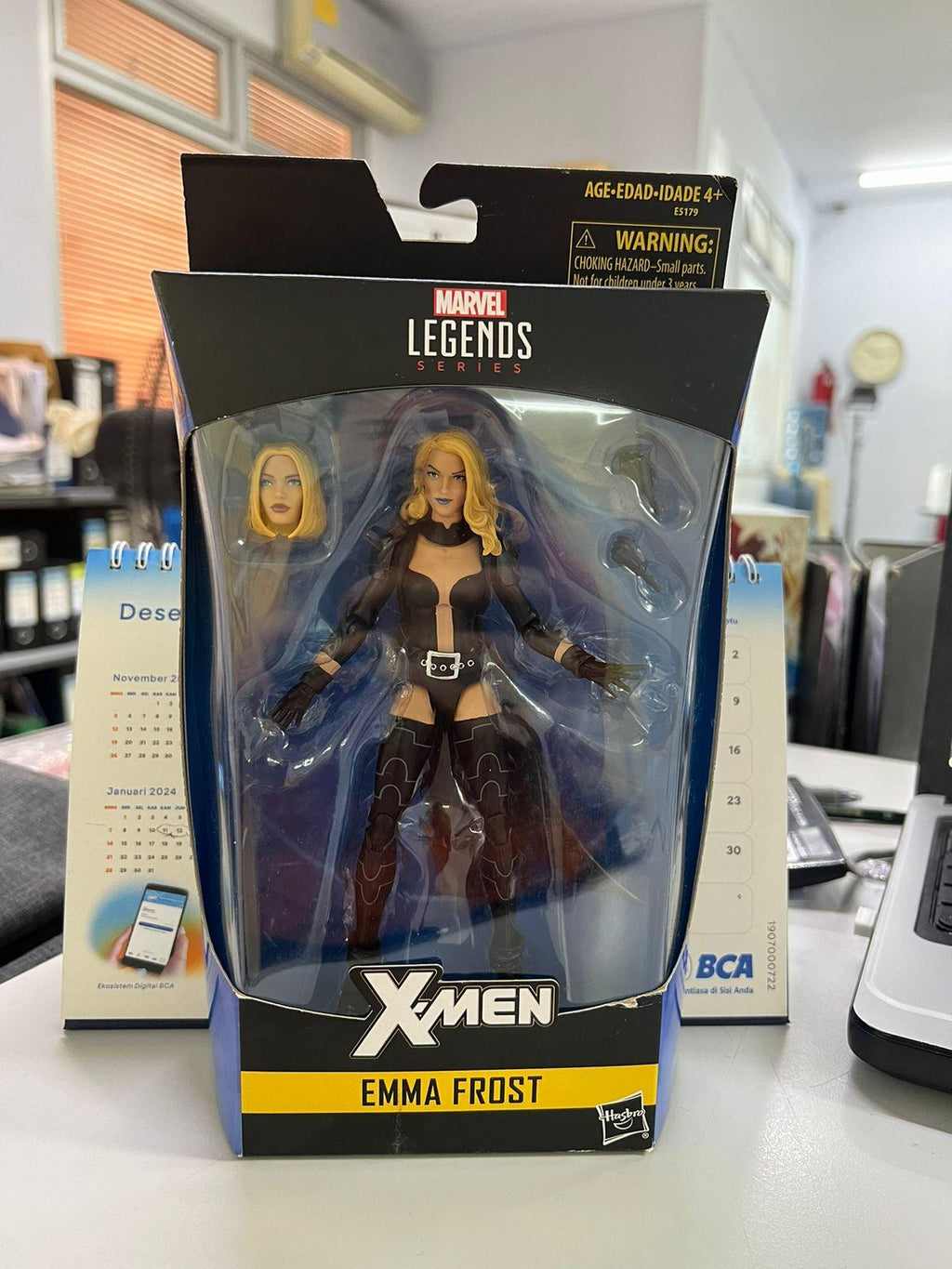 Hasbro Marvel Legends X Men Emma Frost