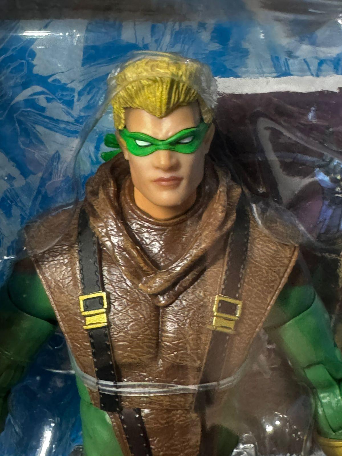 McFarlane DC Multiverse Green Arrow Connor Hawke (Green Arrow) Gold Label - Ready Stock